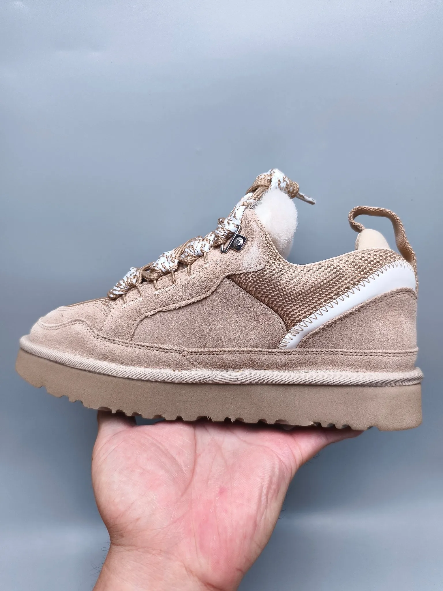 💰640 UGG sheepskin all-in-one snow boots 4032 couple mesh sports and leisure style color: sand black chestnut gray walnut antelope brown white code number: 35-45?